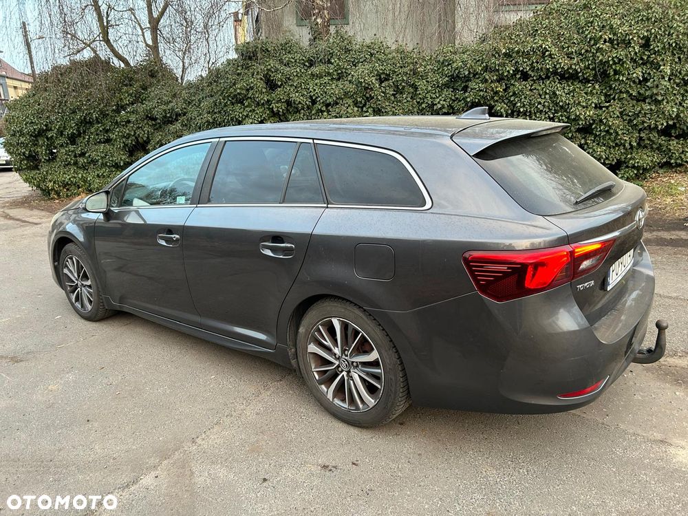 Toyota Avensis 1.8 Prestige MS - 2