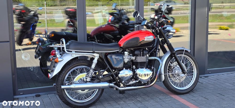 Triumph Bonneville - 4