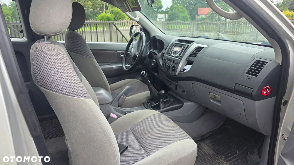 Toyota HILUX - 4