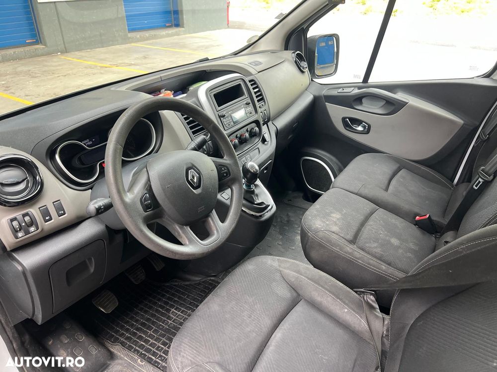 Renault TRAFIC - 2