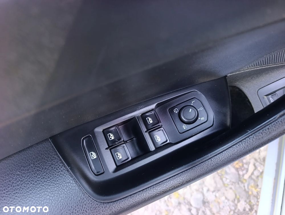Volkswagen Arteon 2.0 TDI SCR DSG R-Line Edition - 39