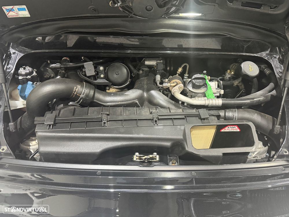 Porsche 911 (996) Turbo - 36