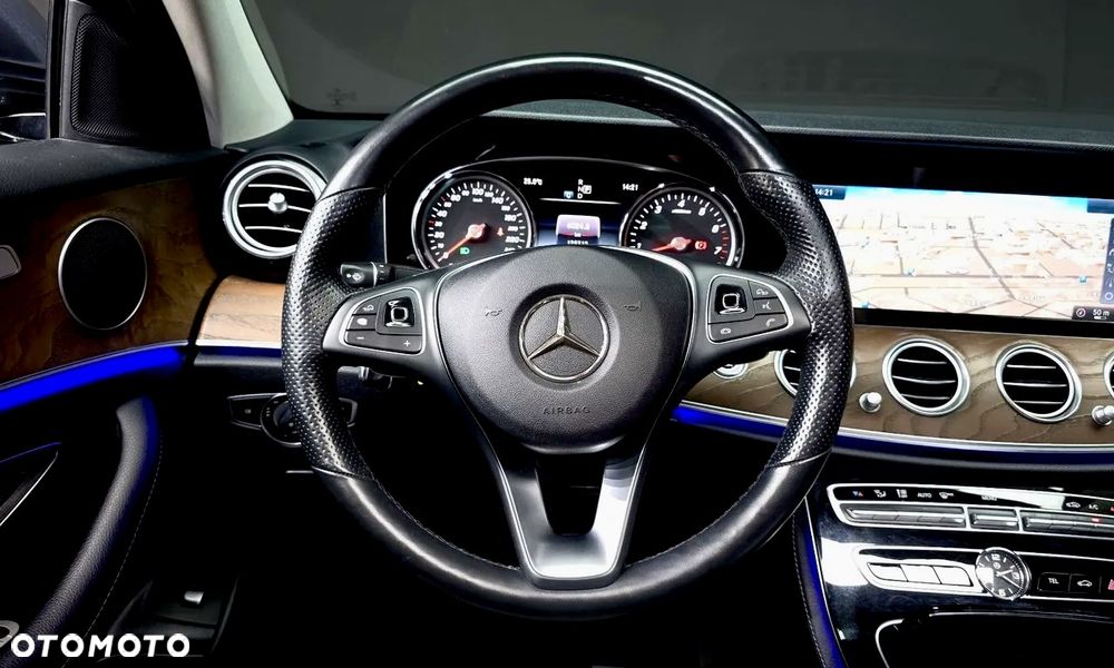 Mercedes-Benz Klasa E 300 9G-TRONIC Exclusive - 13