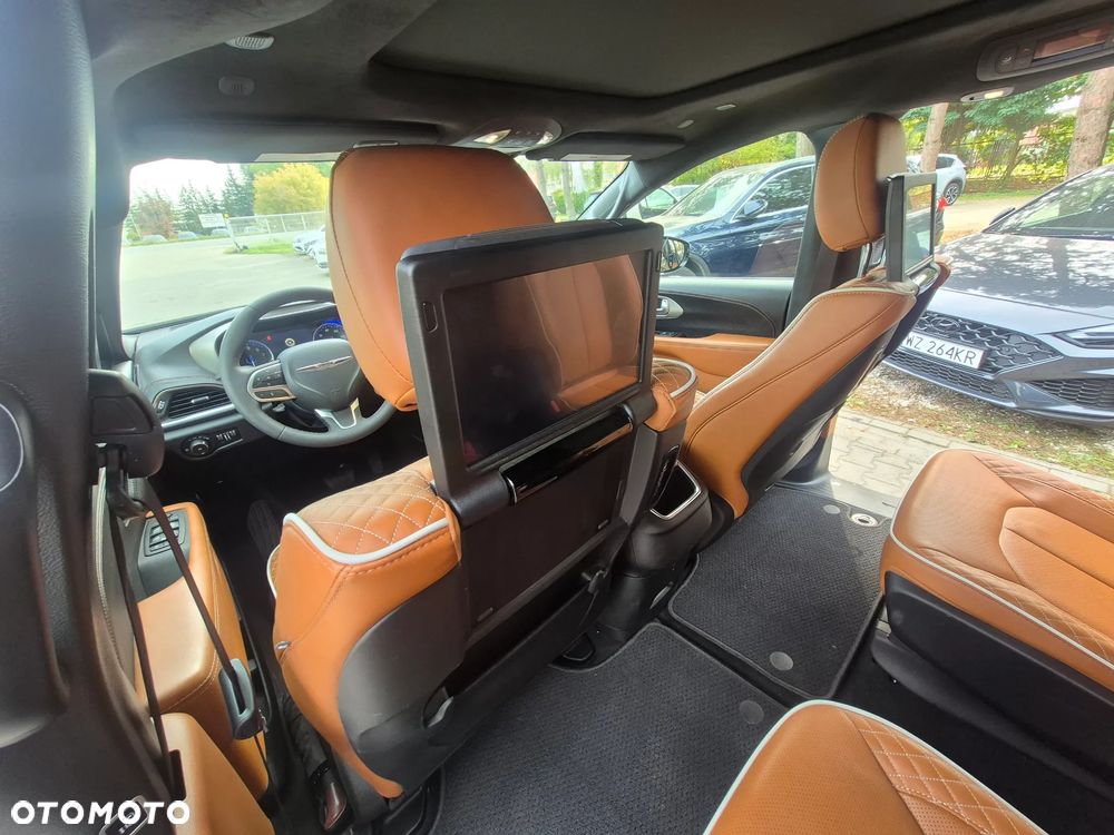Chrysler Pacifica - 18