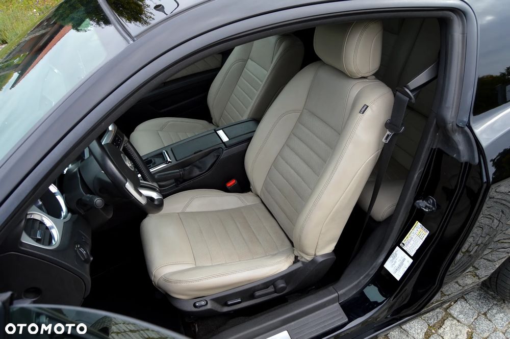 Ford Mustang 3.7 V6 Premium - 12