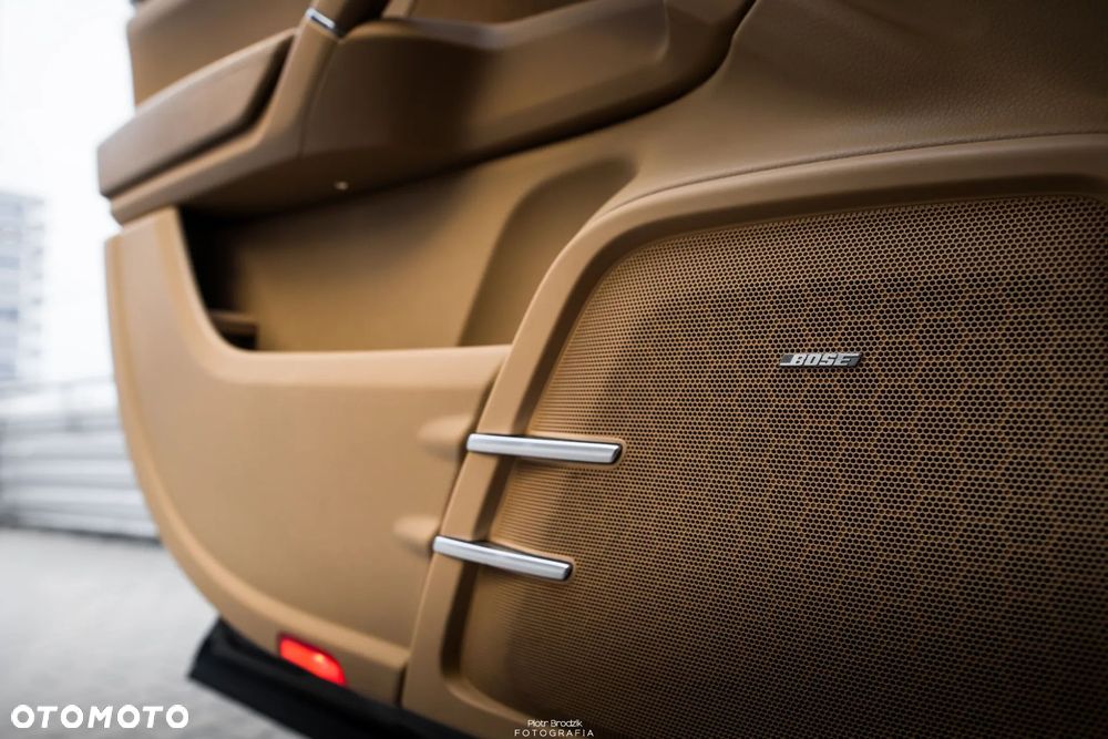 Porsche Cayenne - 24