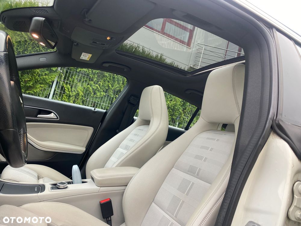 Mercedes-Benz CLA 180 7G-DCT - 13