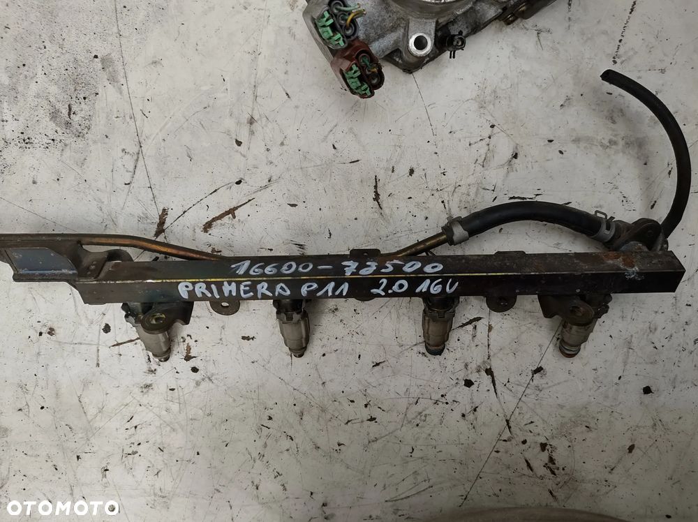 Nissan primera P11 2,0 16V listwa wtryskowa z wtryskami - 1