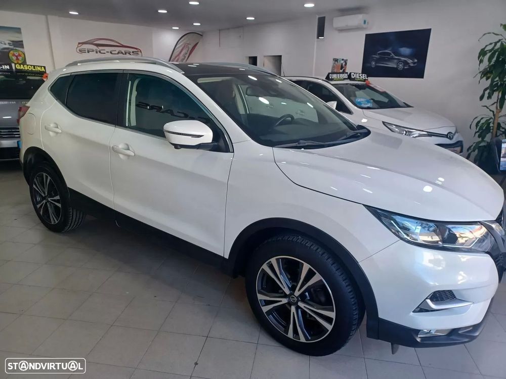 Nissan Qashqai 1.5 dCi N-Connecta J18 - 10