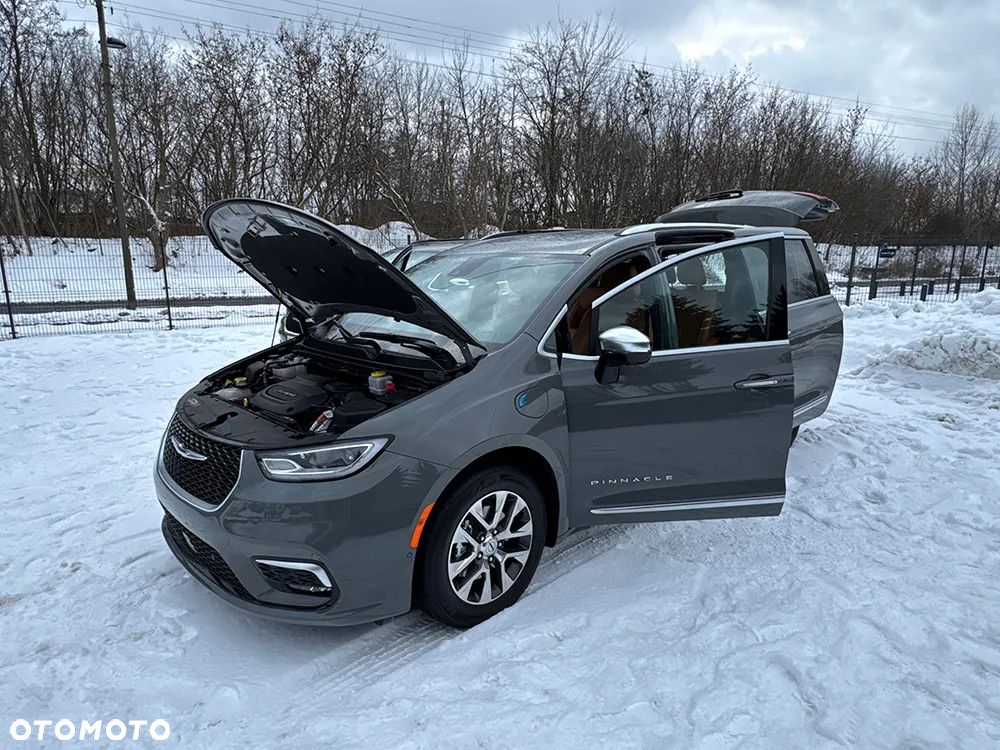 Chrysler Pacifica - 21