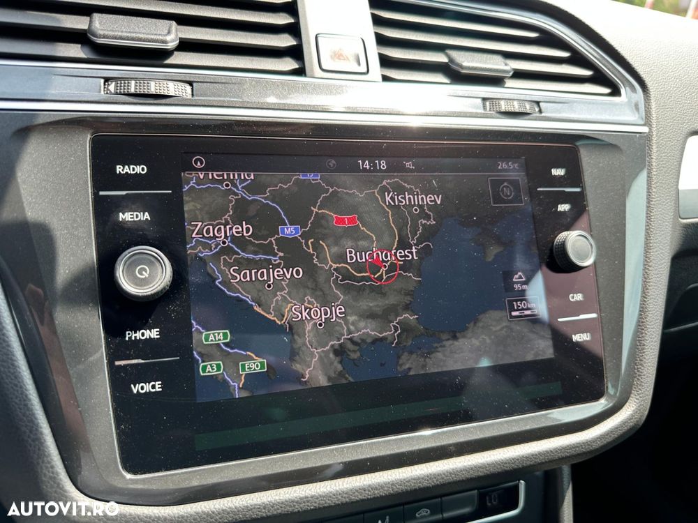 Volkswagen Tiguan - 12