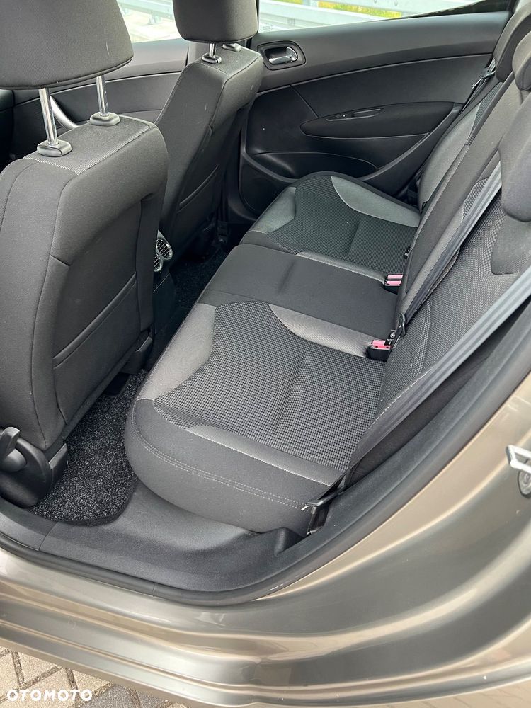 Peugeot 308 - 15