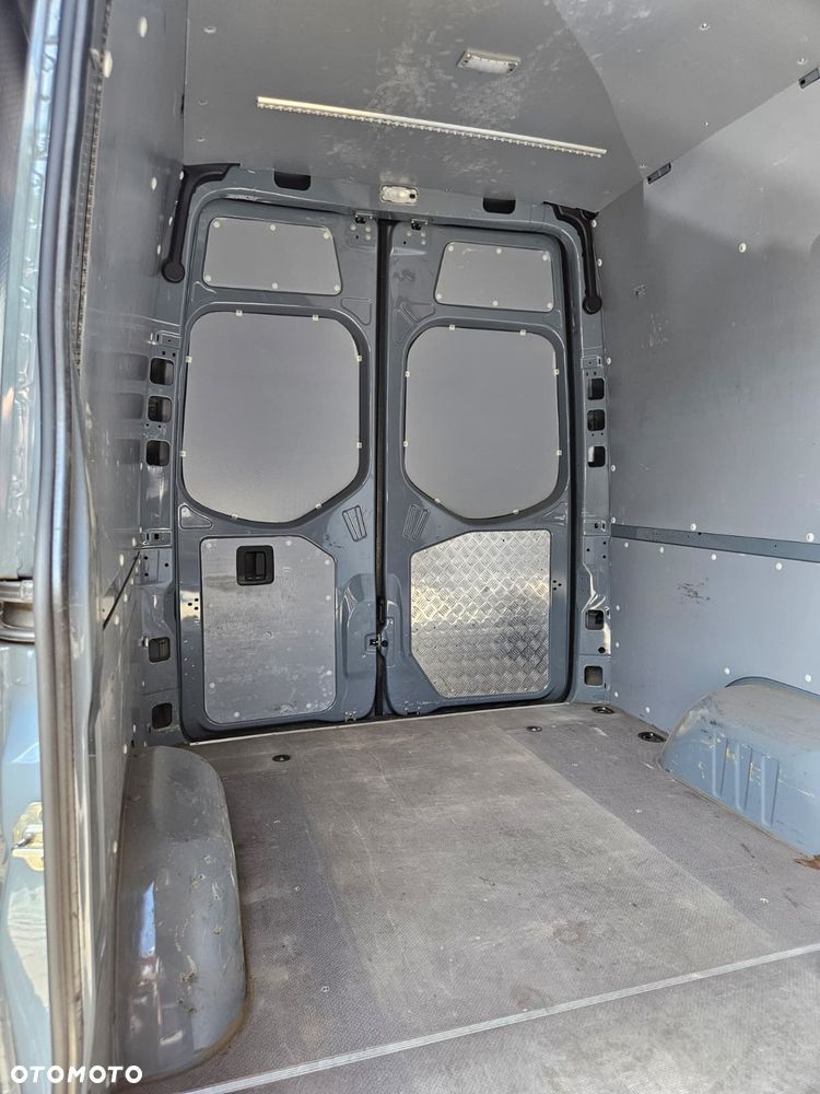 Mercedes-Benz Sprinter - 7