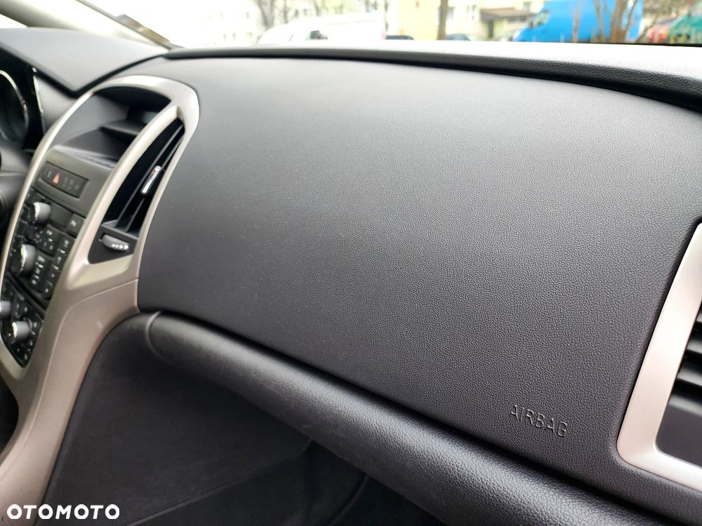 Opel Astra 1.4 Turbo 150 Jahre - 29