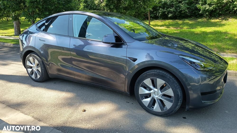 Tesla Model Y Standard - 2