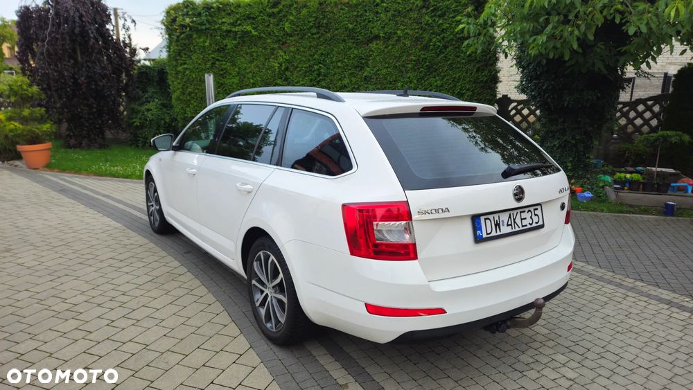 Skoda Octavia 2.0 TDI Edition DSG - 3