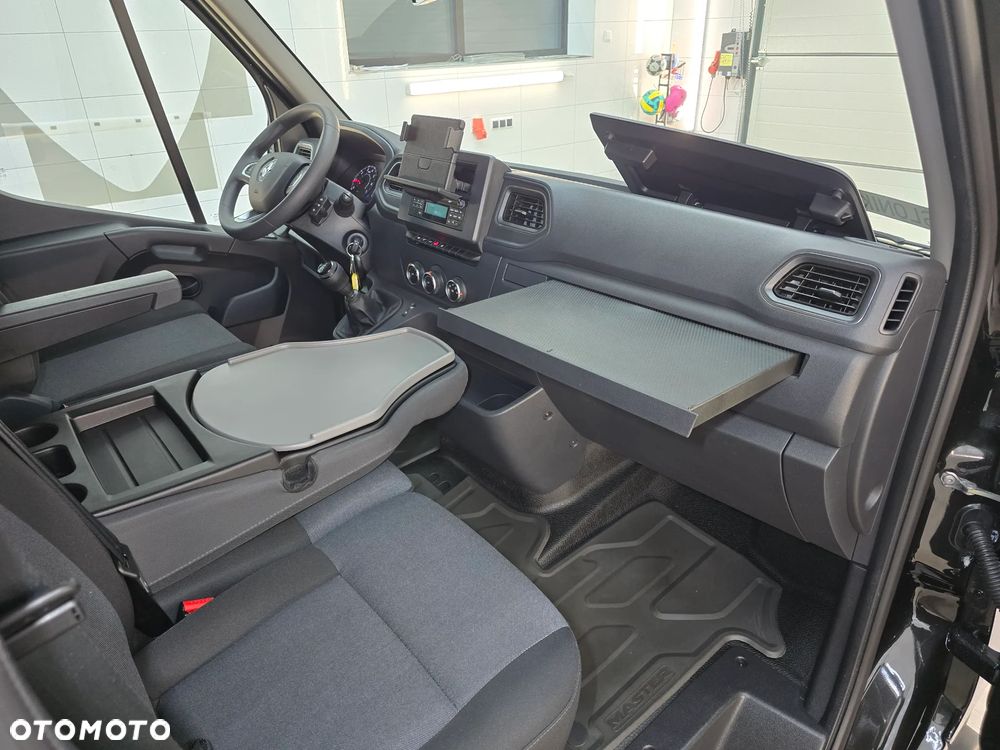 Renault MASTER 12 PALET Tylna OŚ BLIŻNIACZ L4 RWD - DBL Extra 2,3 DCI 165 KM MAXI Długość5,23cm Szerokośc2,45cm Wysokość2,38cm WZMOCNIONE TYLNE ZAWIESZENIE RESOR + PODUSZKI PNEŁMATYCZNE TEMPOMAT FOTEL KIEROWCY PNEŁMATYCZNY LEDY KABINA SYPIALNIANA XL NA GWARANCJA 40 Tyś km STAN JAK NOWY - 39