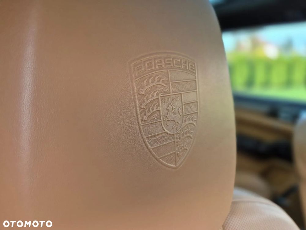Porsche Cayenne - 24