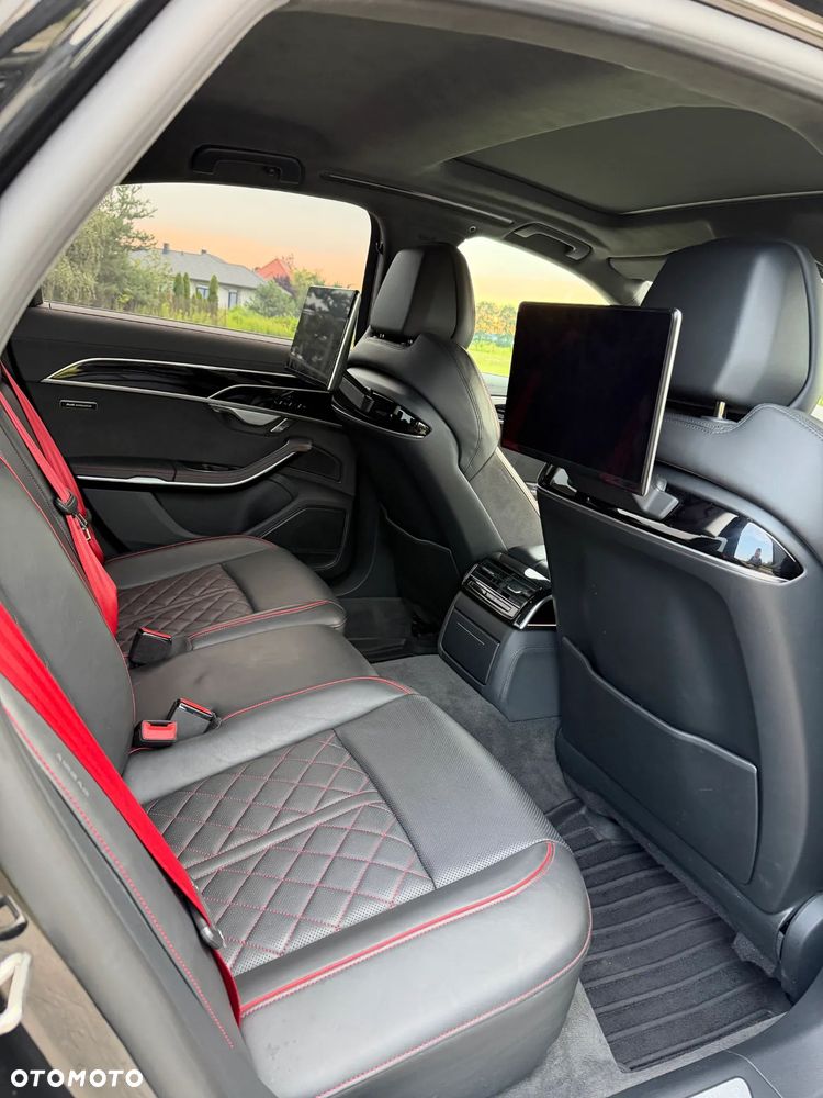 Audi S8 - 10