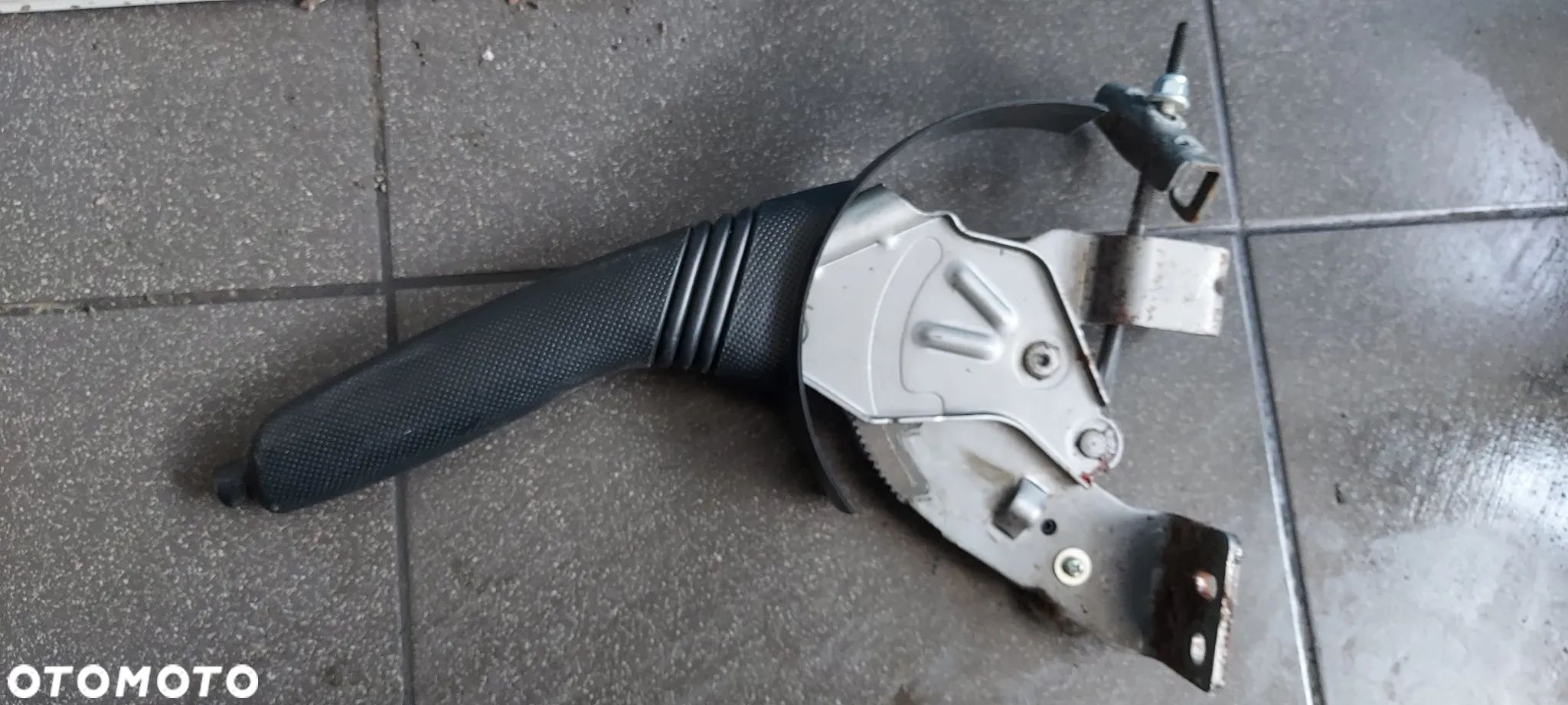 Dźwignia hamulca ręcznego Toyota Aygo - 1