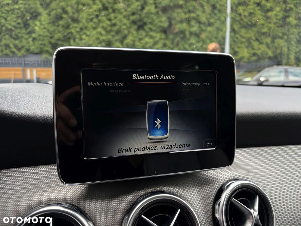 Mercedes-Benz GLA 200 7G-DCT Style - 29