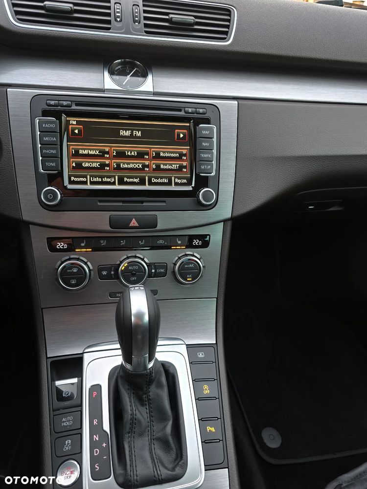 Volkswagen Passat 2.0 TDI Comfortline DSG - 18