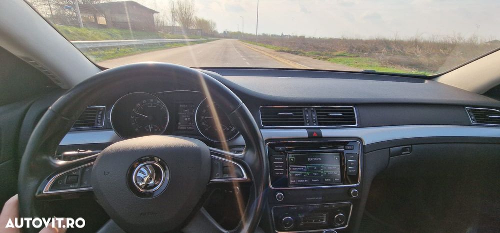 Skoda Superb 2.0 TDI Ambition - 8