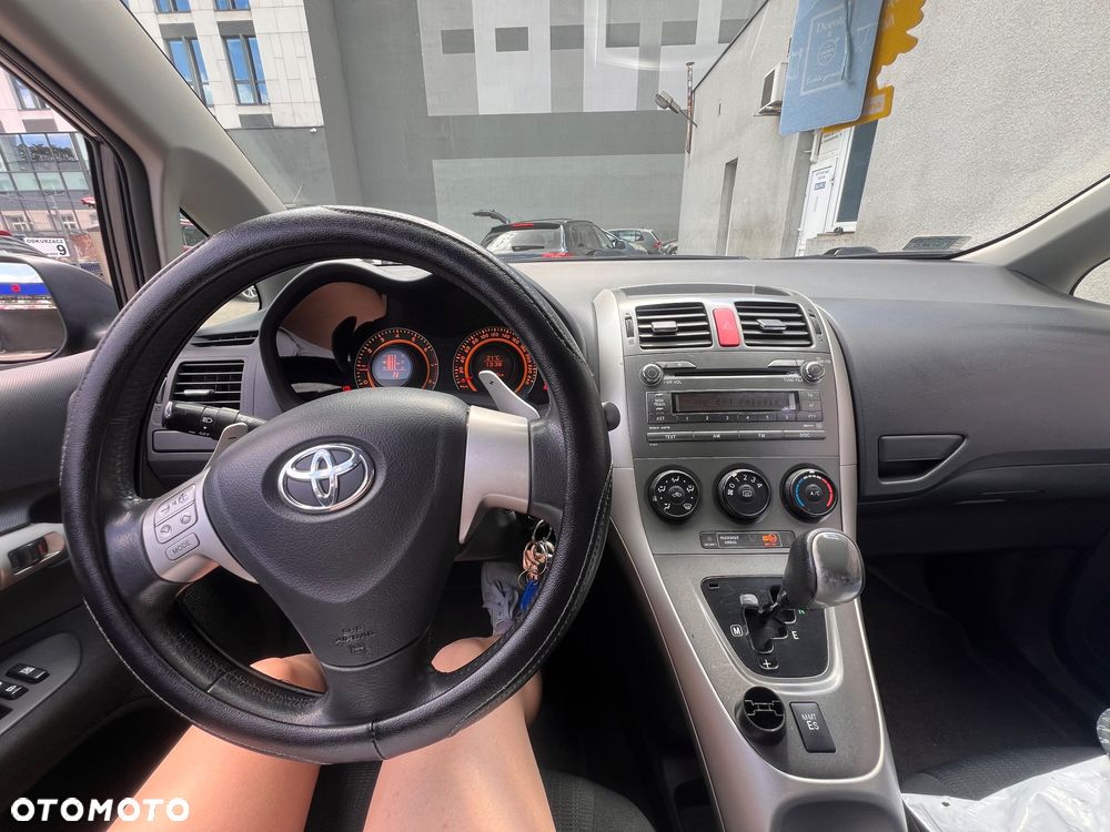 Toyota Auris 1.6 VVT-i Luna MM - 8