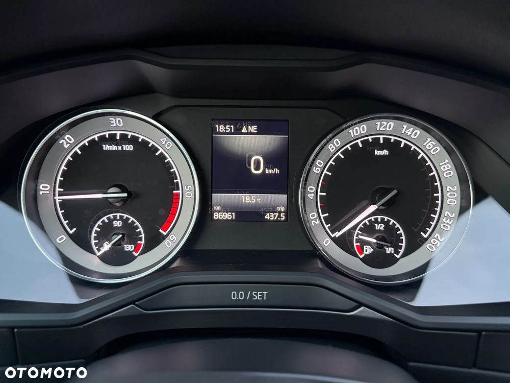 Skoda Superb 2.0 TDI SCR Style - 20