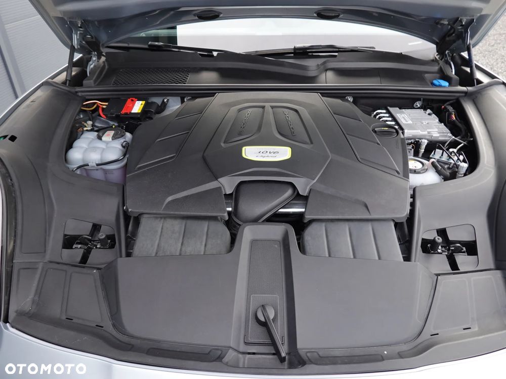 Porsche Cayenne S E-Hybrid Platinum Edition - 35