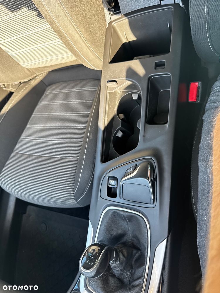 Opel Insignia - 15