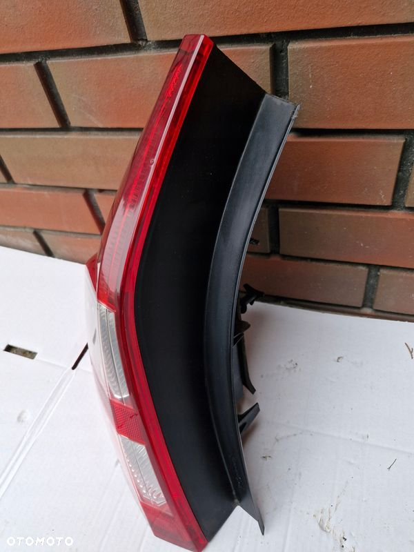 DACIA SANDERO I LAMPA TYŁ LEWA TYLNA 8200734825 - 5
