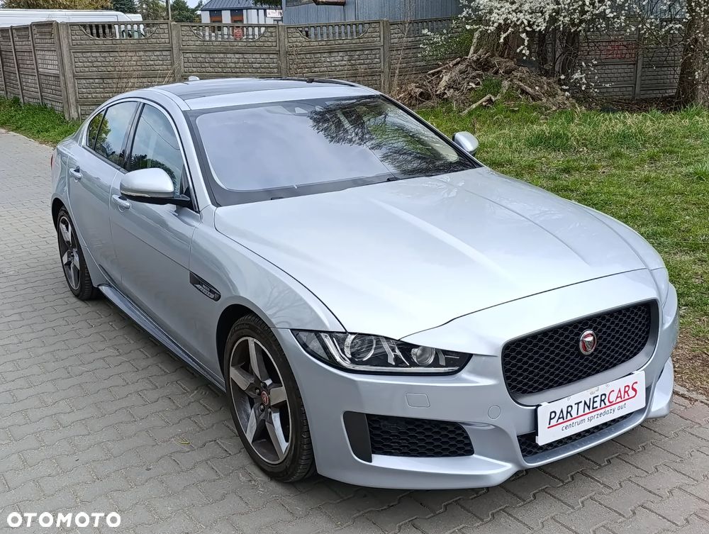 Jaguar XE 2.0 T Prestige - 2