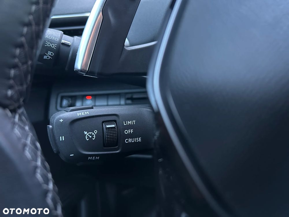 Peugeot 3008 1.5 BlueHDi Allure Pack S&S EAT8 - 23