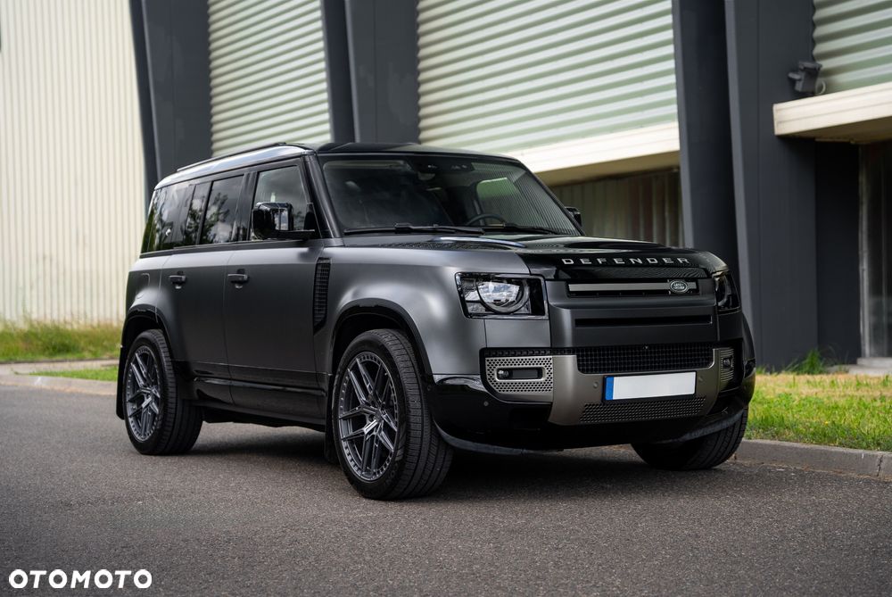 Land Rover Defender - 1