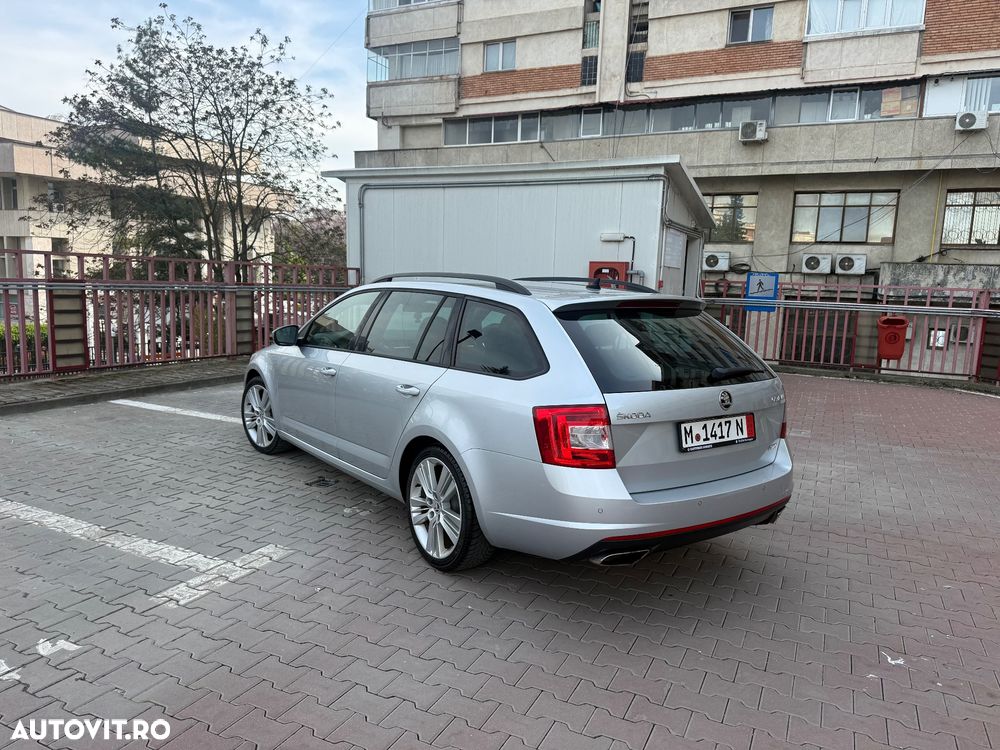 Skoda Octavia 2.0 TDI DSG RS - 11