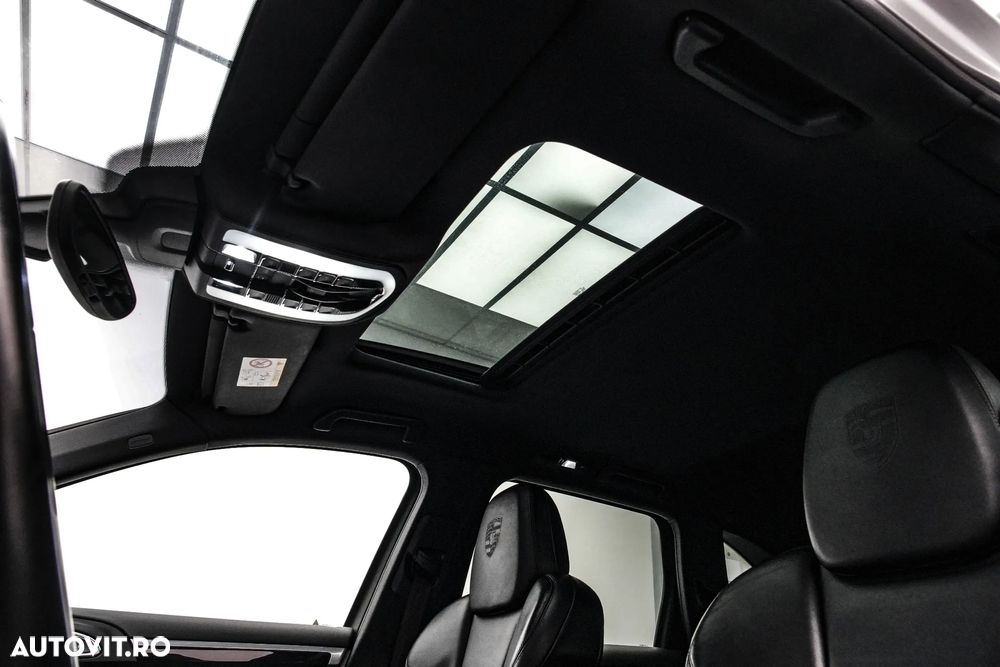 Porsche Cayenne - 8