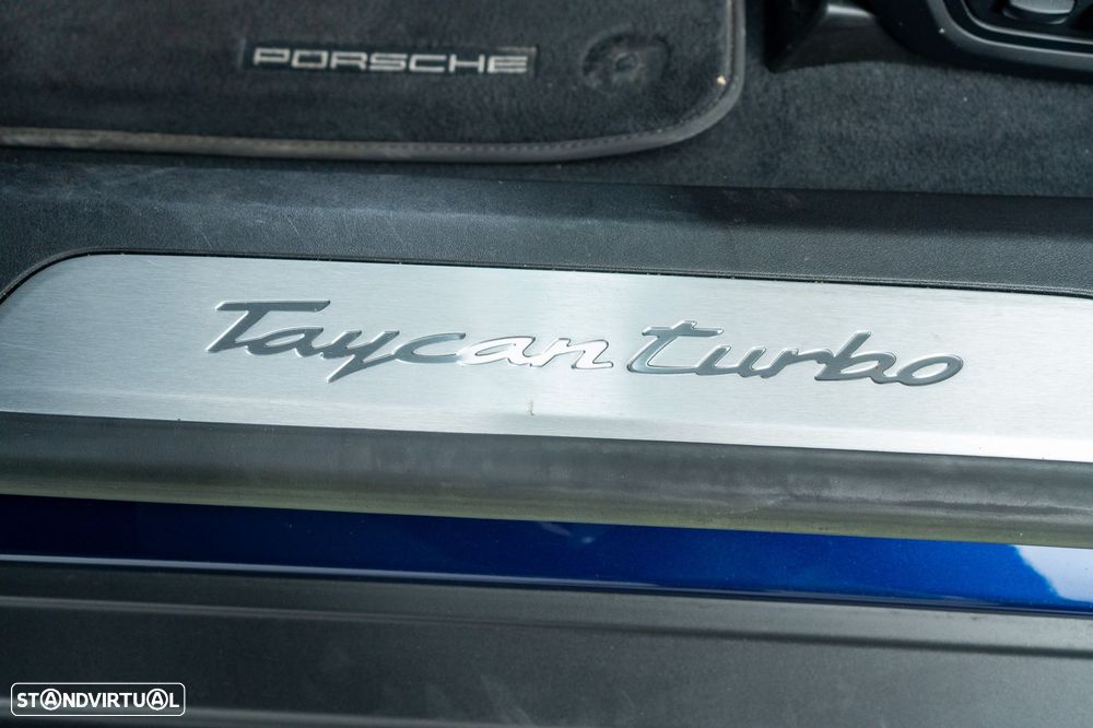 Porsche Taycan Cross Turismo Turbo - 23