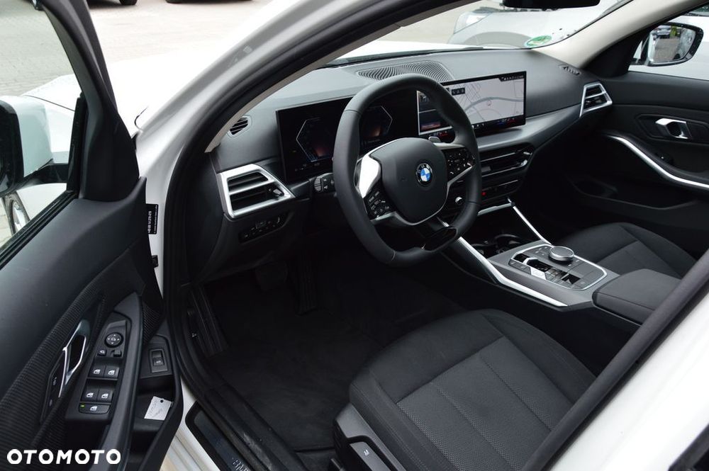 BMW Seria 3 318d mHEV - 16