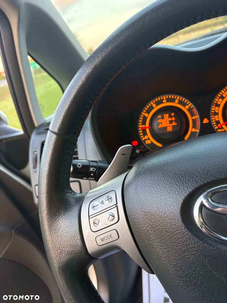 Toyota Auris 1.6 VVT-i Premium MM - 33