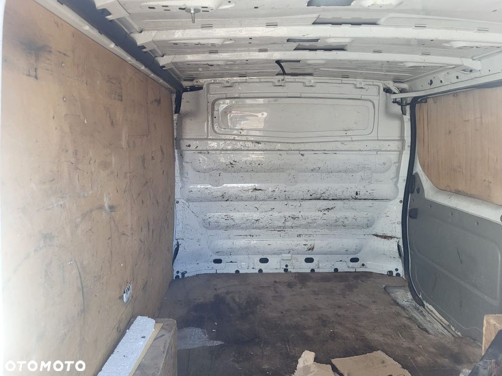 Opel Vivaro - 8
