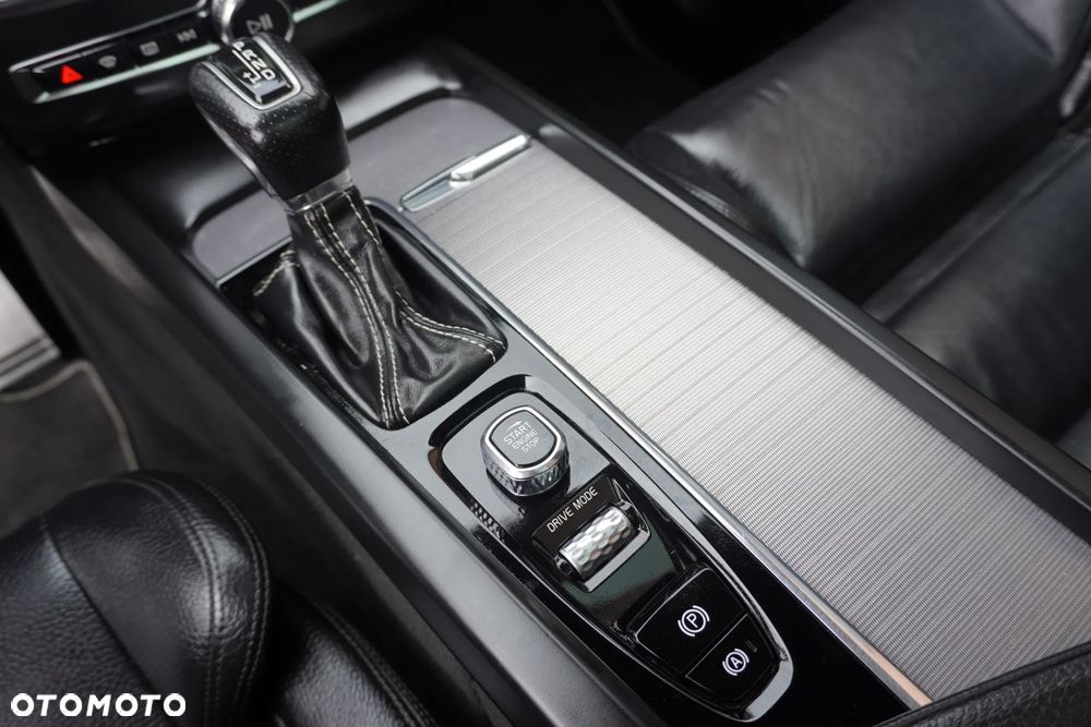 Volvo XC 60 T5 AWD Geartronic RDesign - 26