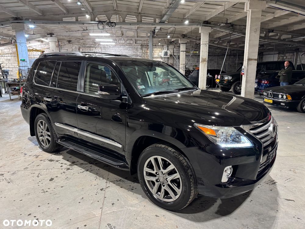Lexus LX 570 - 8