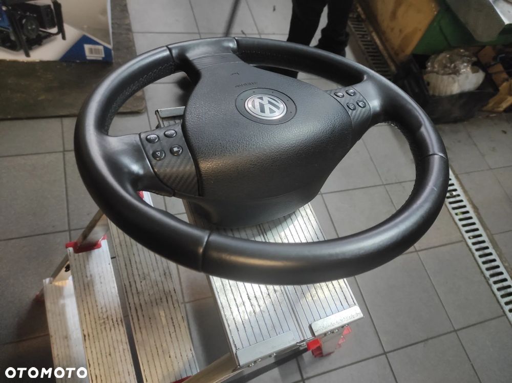 KIEROWNICA 3 RAMIENNA SKÓRA SKÓRZANA MULTIFUNKCJA CARBON VW TIGUAN PASSAT B6 SIROCCO CADDY GOLF 5 TOURAN EOS T5 T6 SHARAN WYSYŁKA !!! - 7