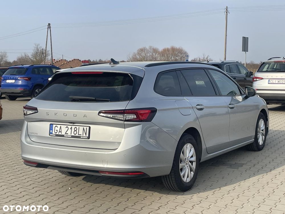 Skoda Superb 2.0 TDI SCR Essence DSG - 4