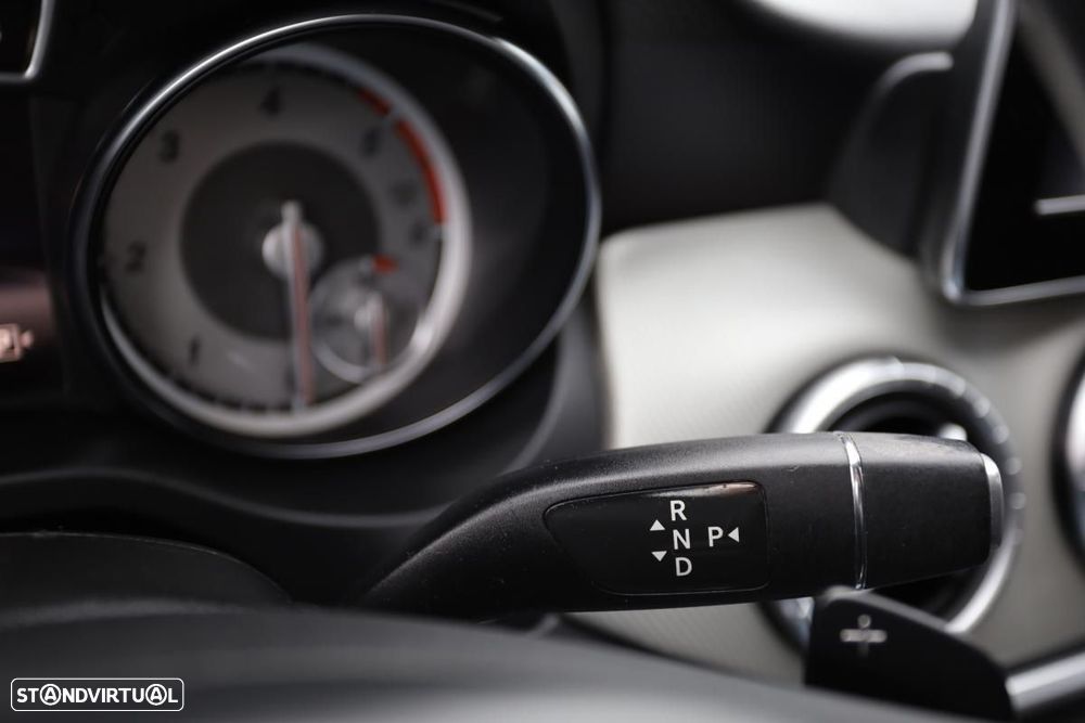 Mercedes-Benz CLA 200 d Shooting Brake Urban Aut. - 12