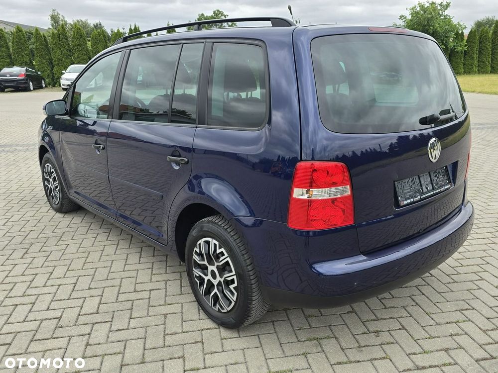 Volkswagen Touran - 13