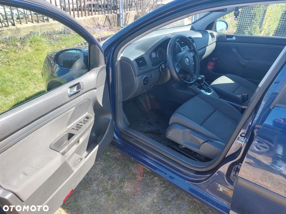 Volkswagen Golf - 11