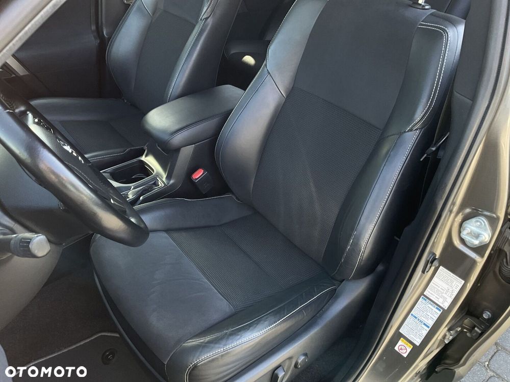 Toyota RAV4 Hybrid Prestige 4x4 - 18