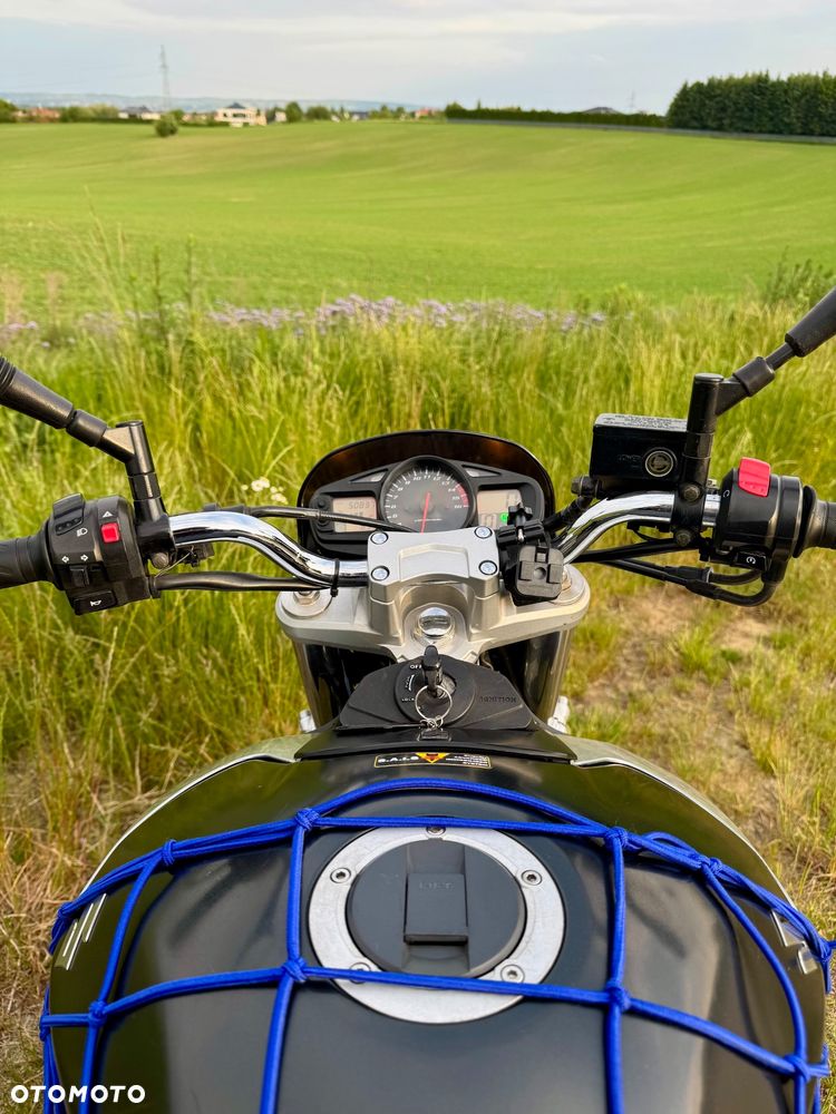 Suzuki GSR - 10
